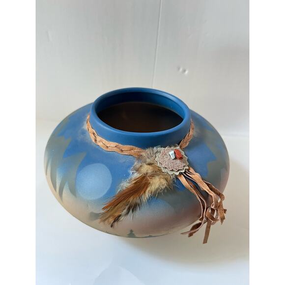 Air Brushed Southwestern Native American Pottery Bear Vase - Picture 2 of 13